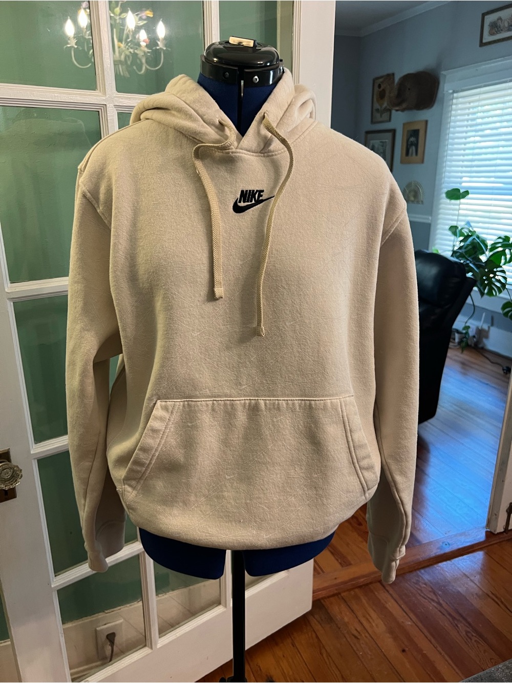 Nike Men’s Cream hoodie with Subtle White Swoosh Pattern